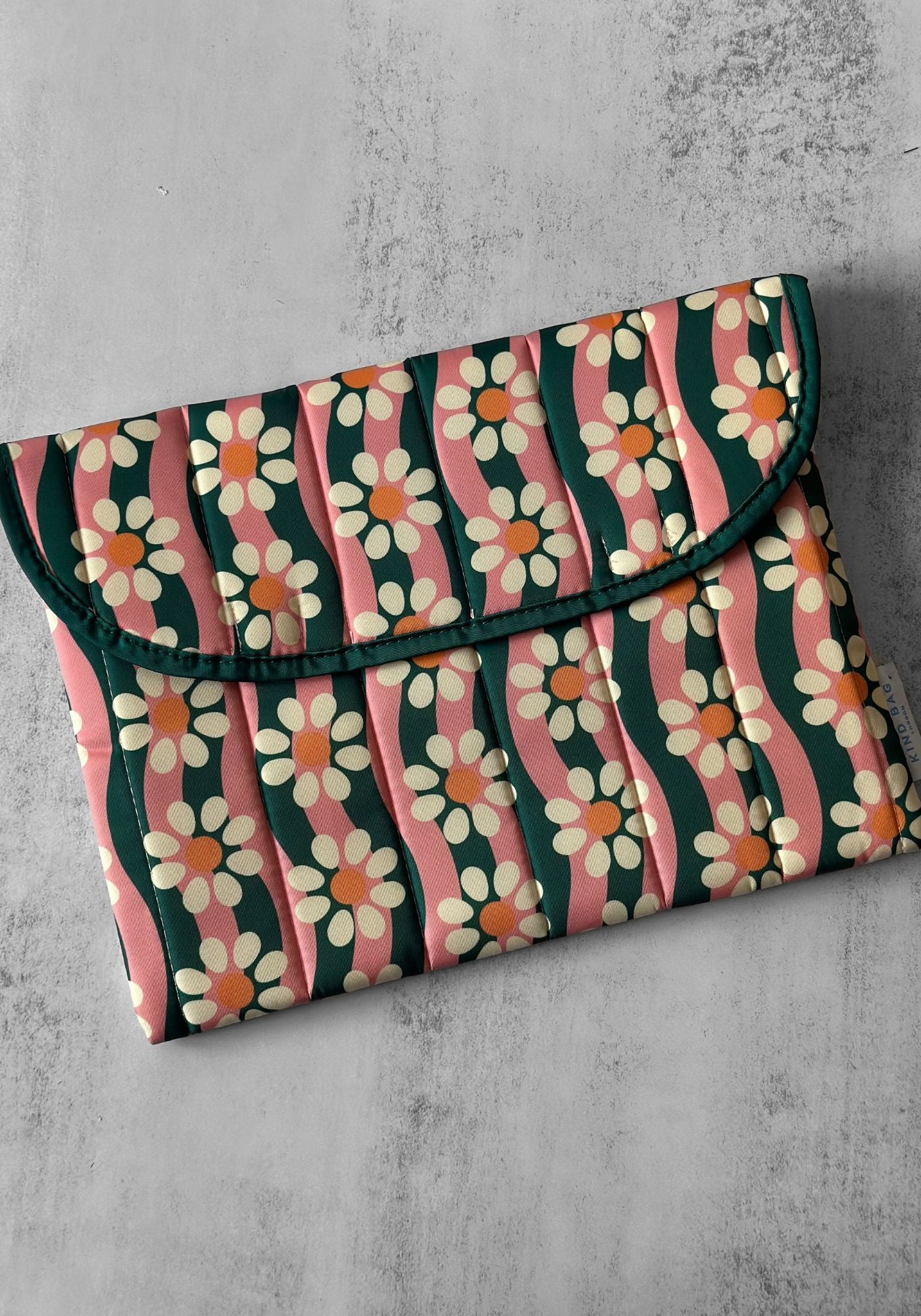 Wavy Daisy 13" Laptoptasche