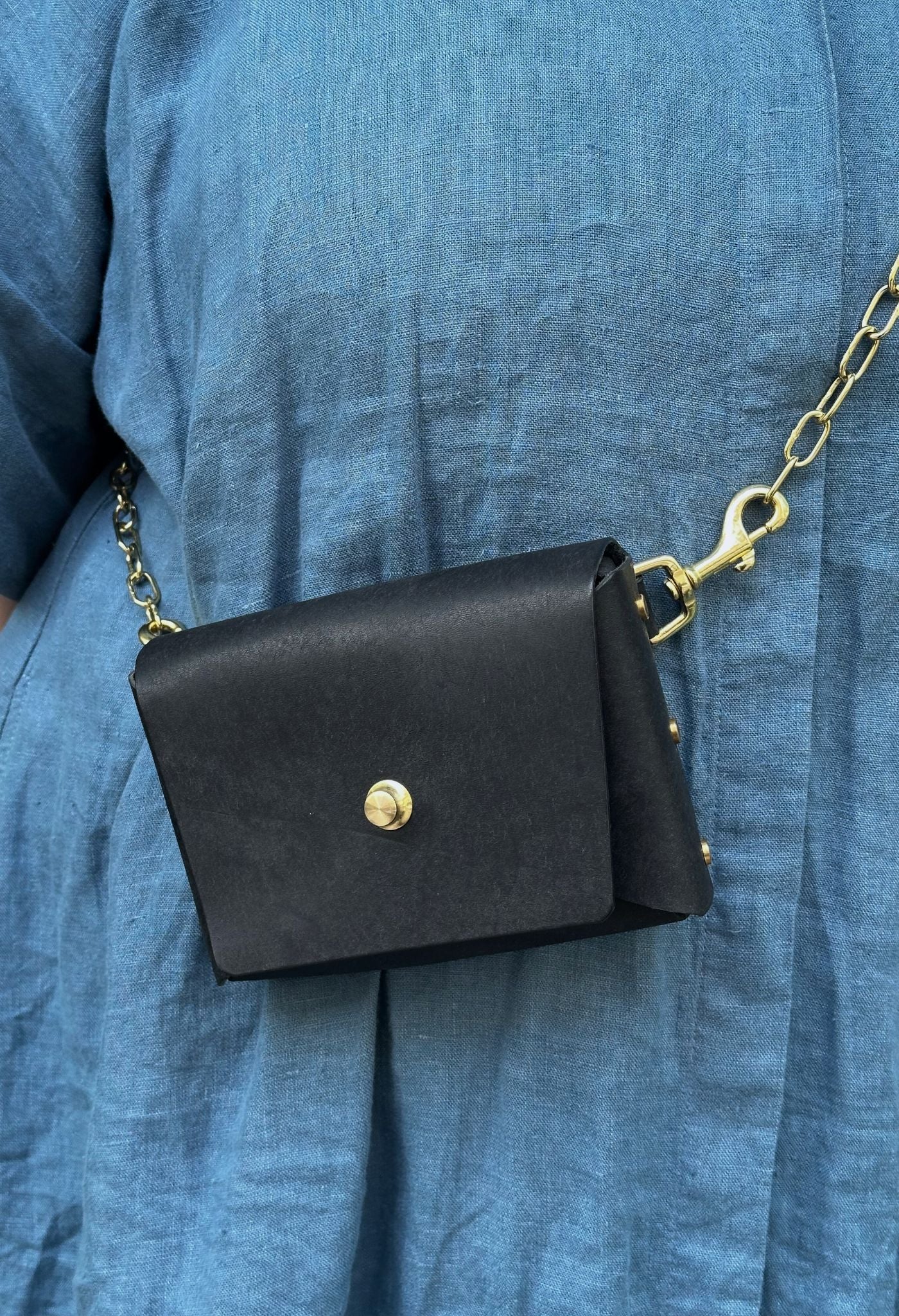 Roxi Schulter-/Gürteltaschen aus Leder mit Kettengliedern