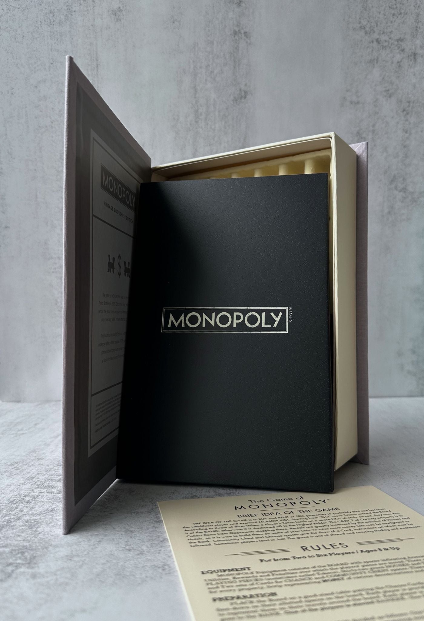 Édition bibliothèque vintage Monopoly
