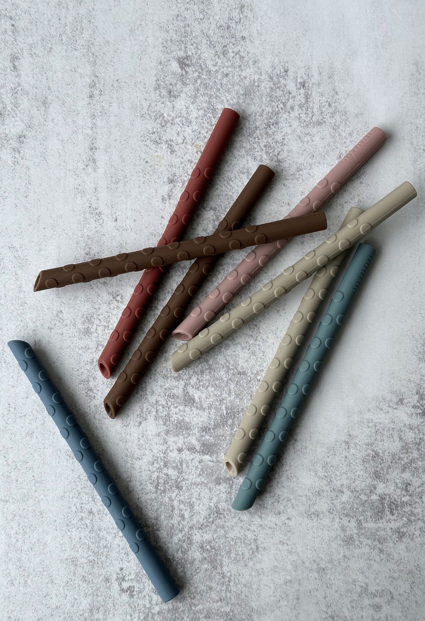 Set mit acht wiederverwendbaren Strohhalmen aus Silikon