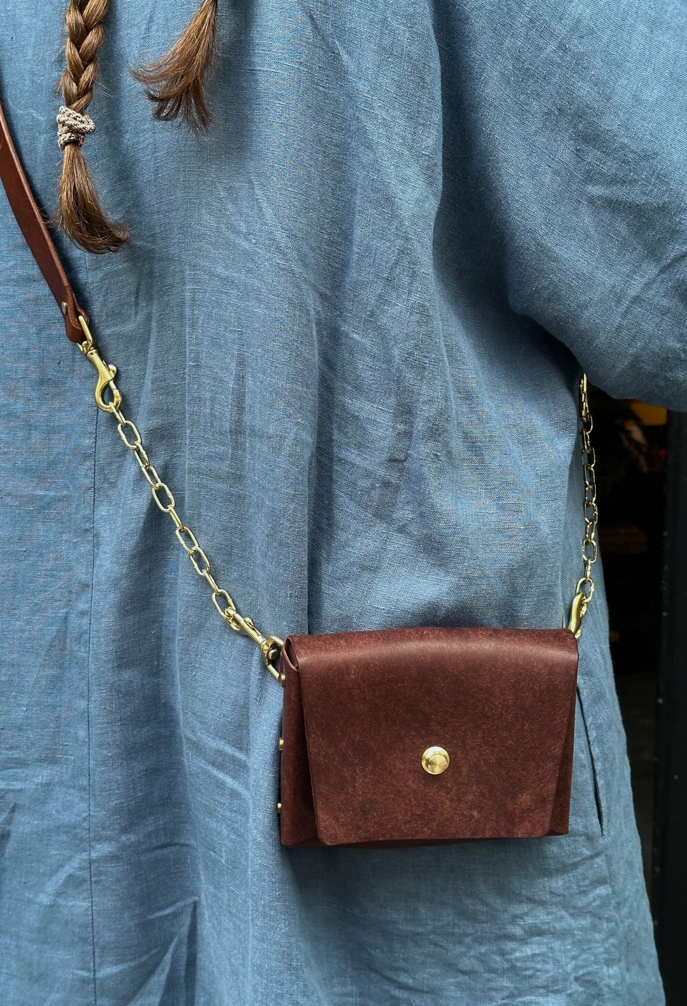 Roxi Schulter-/Gürteltaschen aus Leder mit Kettengliedern