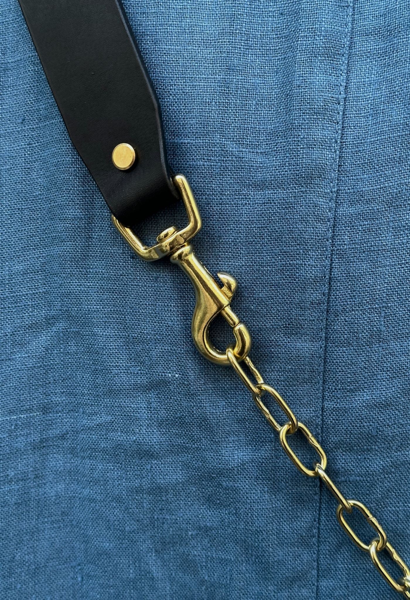 Roxi Schulter-/Gürteltaschen aus Leder mit Kettengliedern