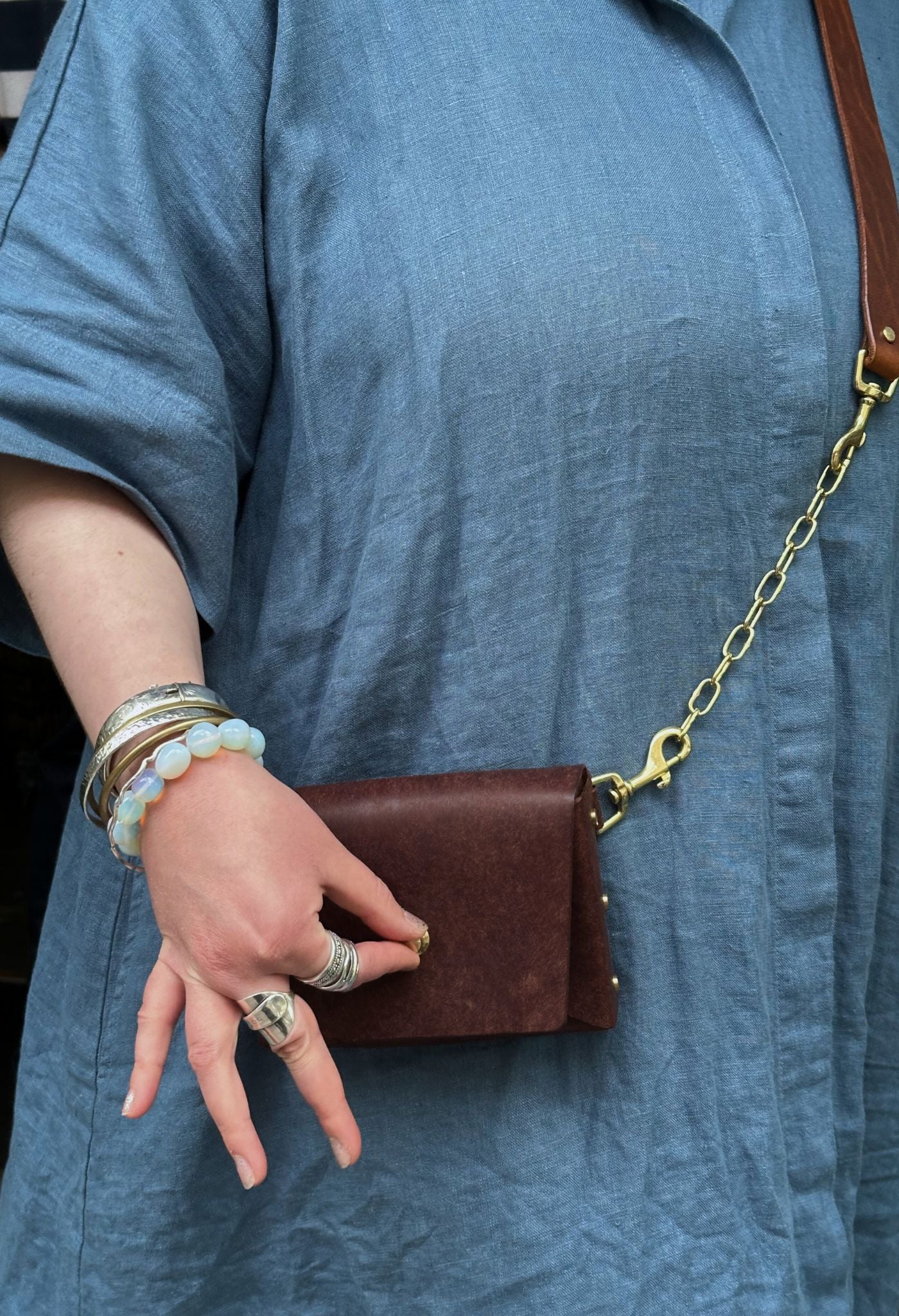 Roxi Schulter-/Gürteltaschen aus Leder mit Kettengliedern