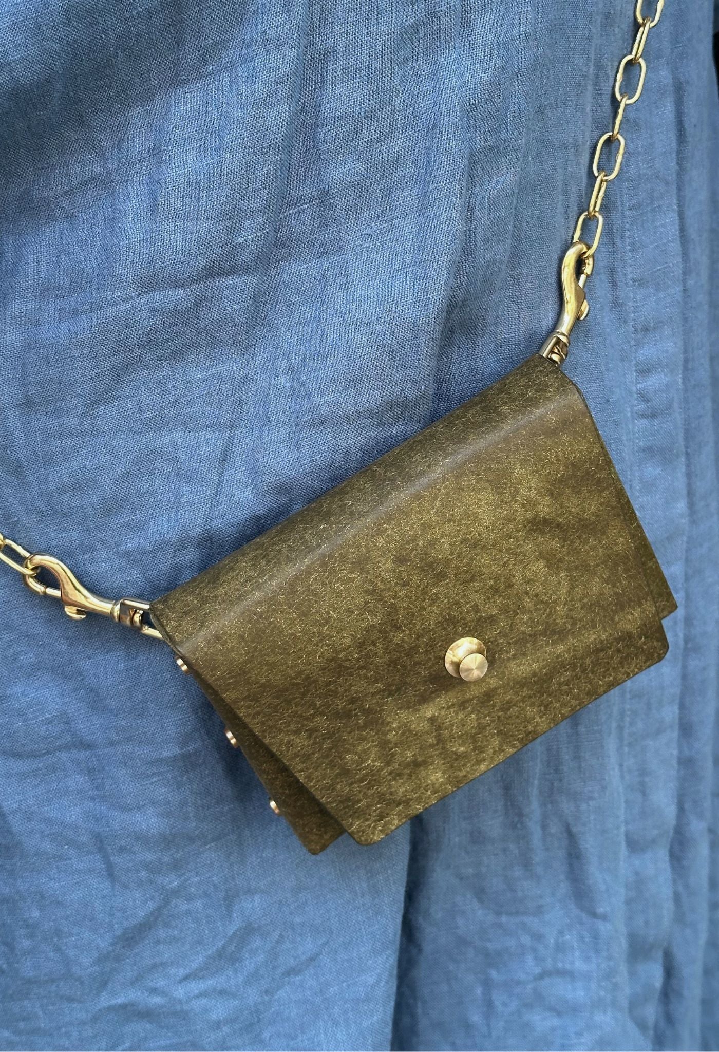Roxi Schulter-/Gürteltaschen aus Leder mit Kettengliedern