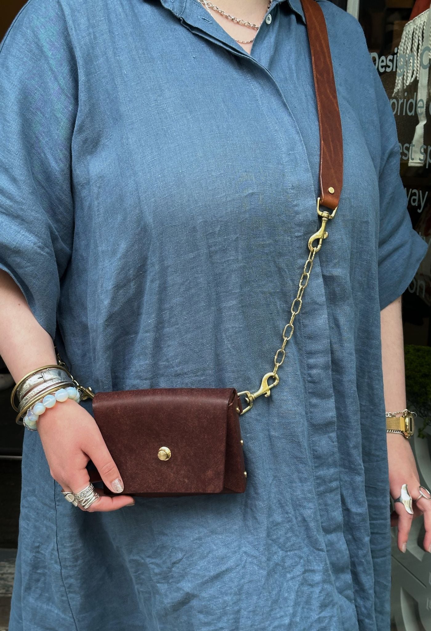 Roxi Schulter-/Gürteltaschen aus Leder mit Kettengliedern