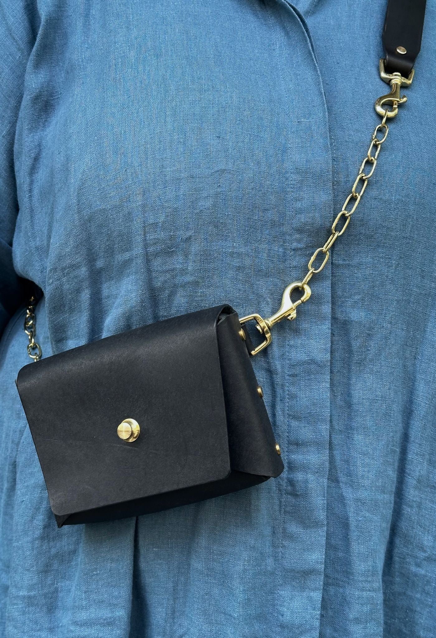 Roxi Schulter-/Gürteltaschen aus Leder mit Kettengliedern