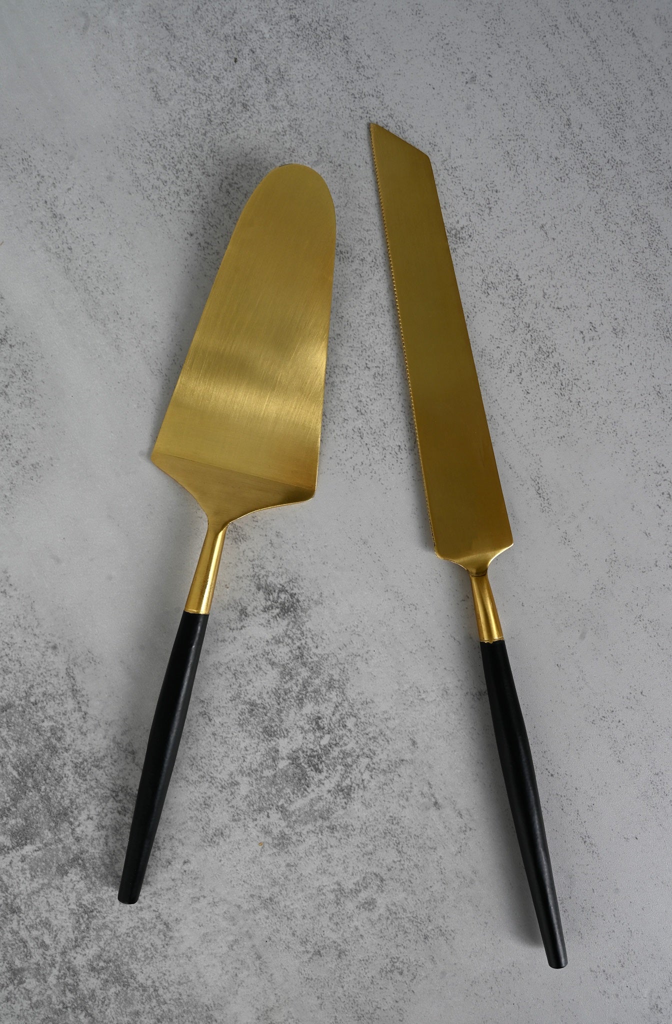 Schwarz-goldenes Kuchenmesser-Set