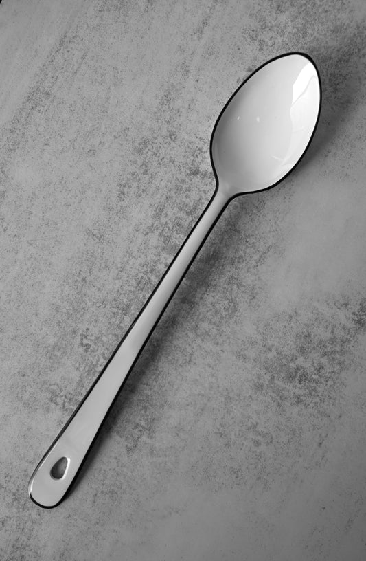 Schwarz-weißer Emaille-Rührlöffel