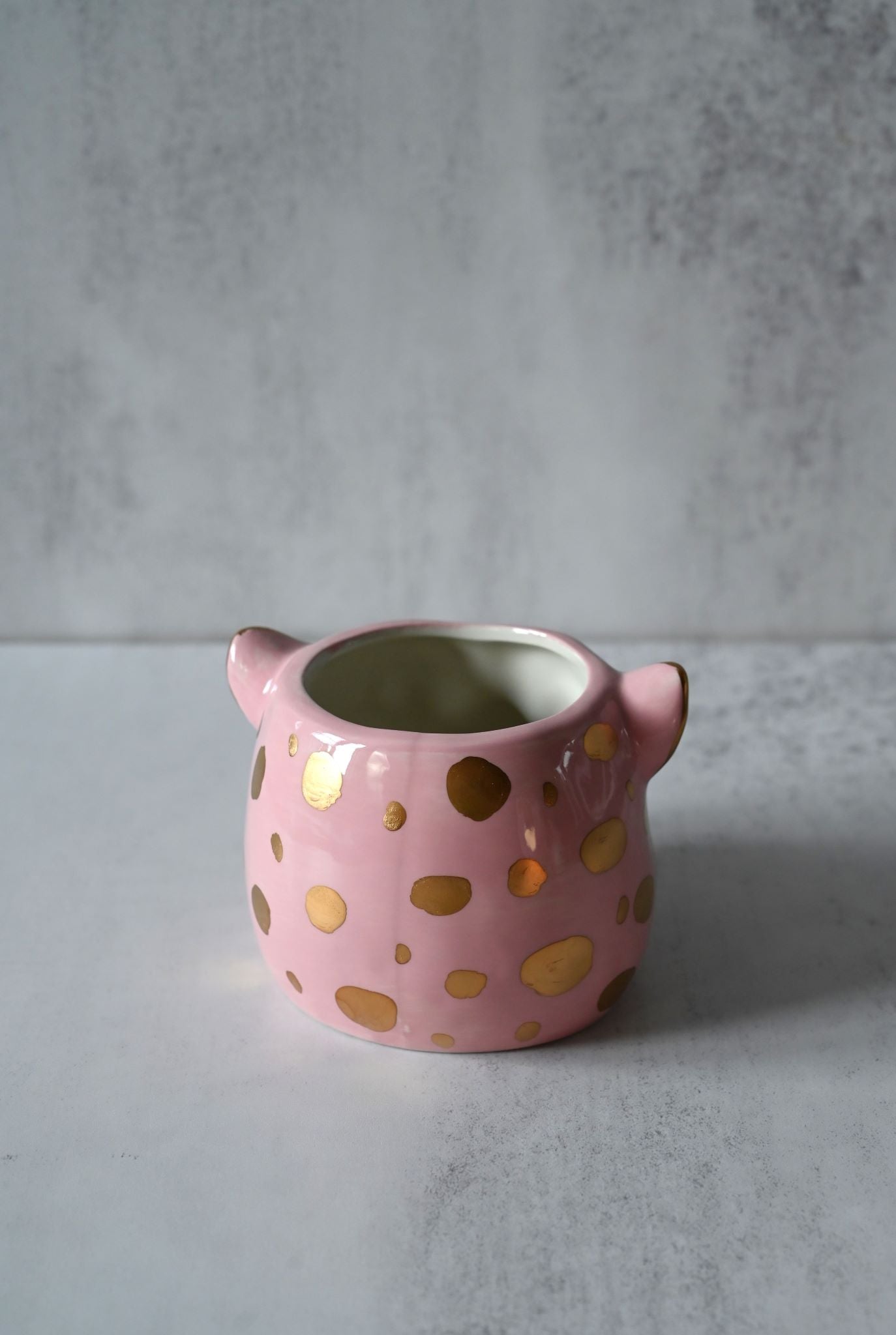 Kleiner Keramiktopf mit rosa Leopardenmuster