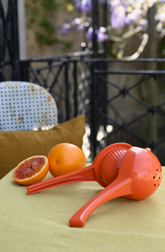 Orange Orangenpresse aus Metall