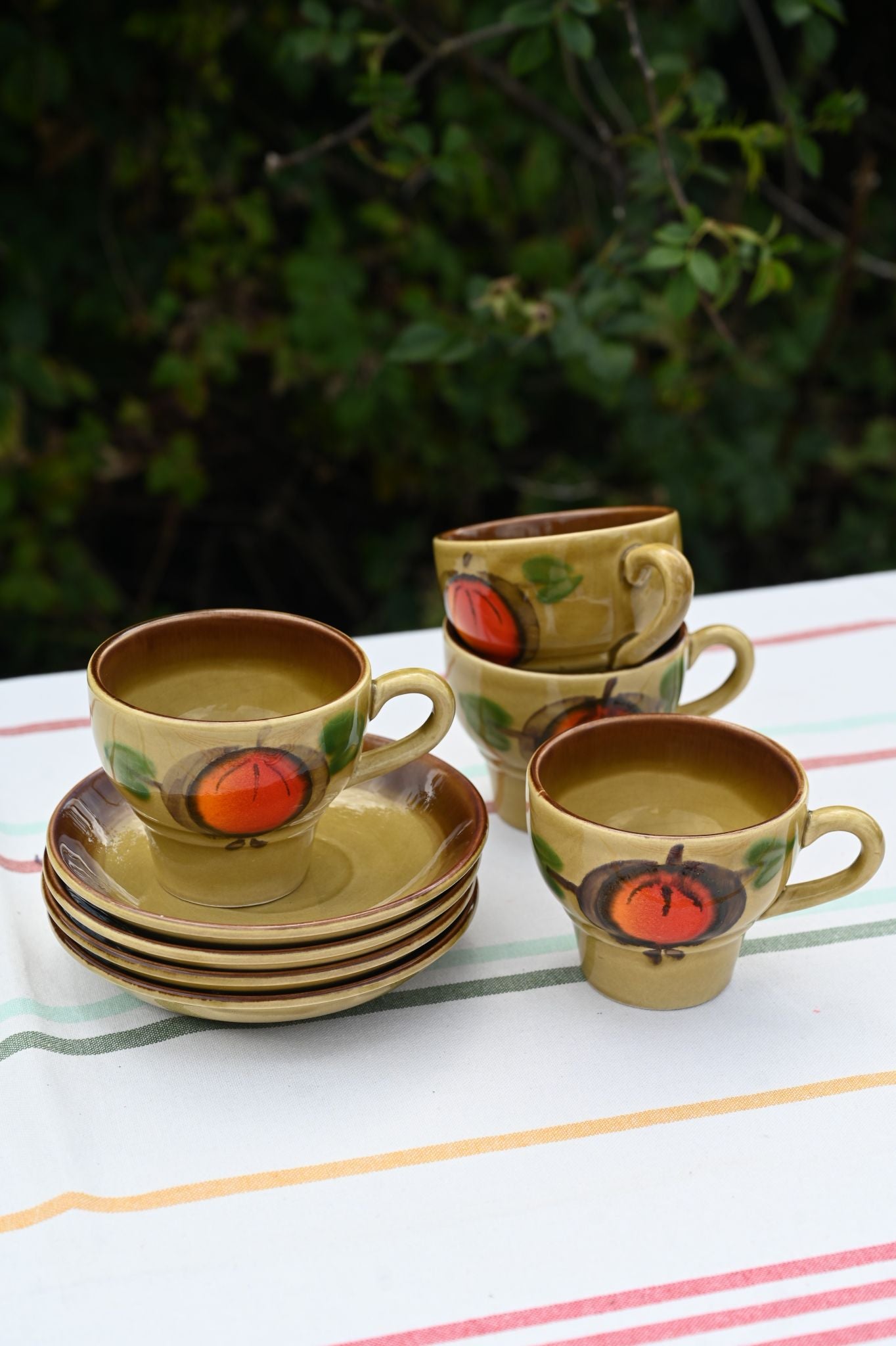 Set aus zwei Vintage Villeroy & Boch Tomatentassen und Untertassen