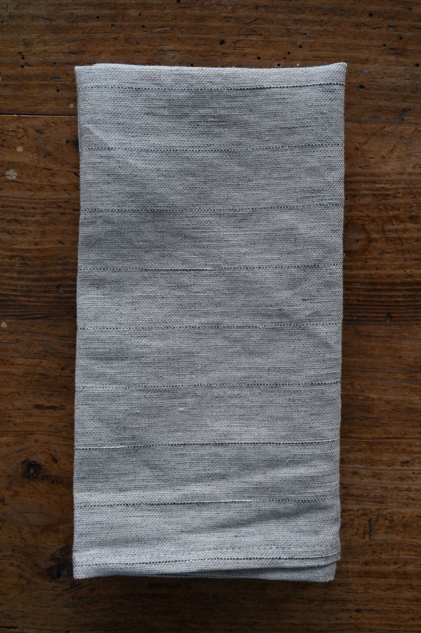Rote Metallic-Tischwäsche-Kollektion