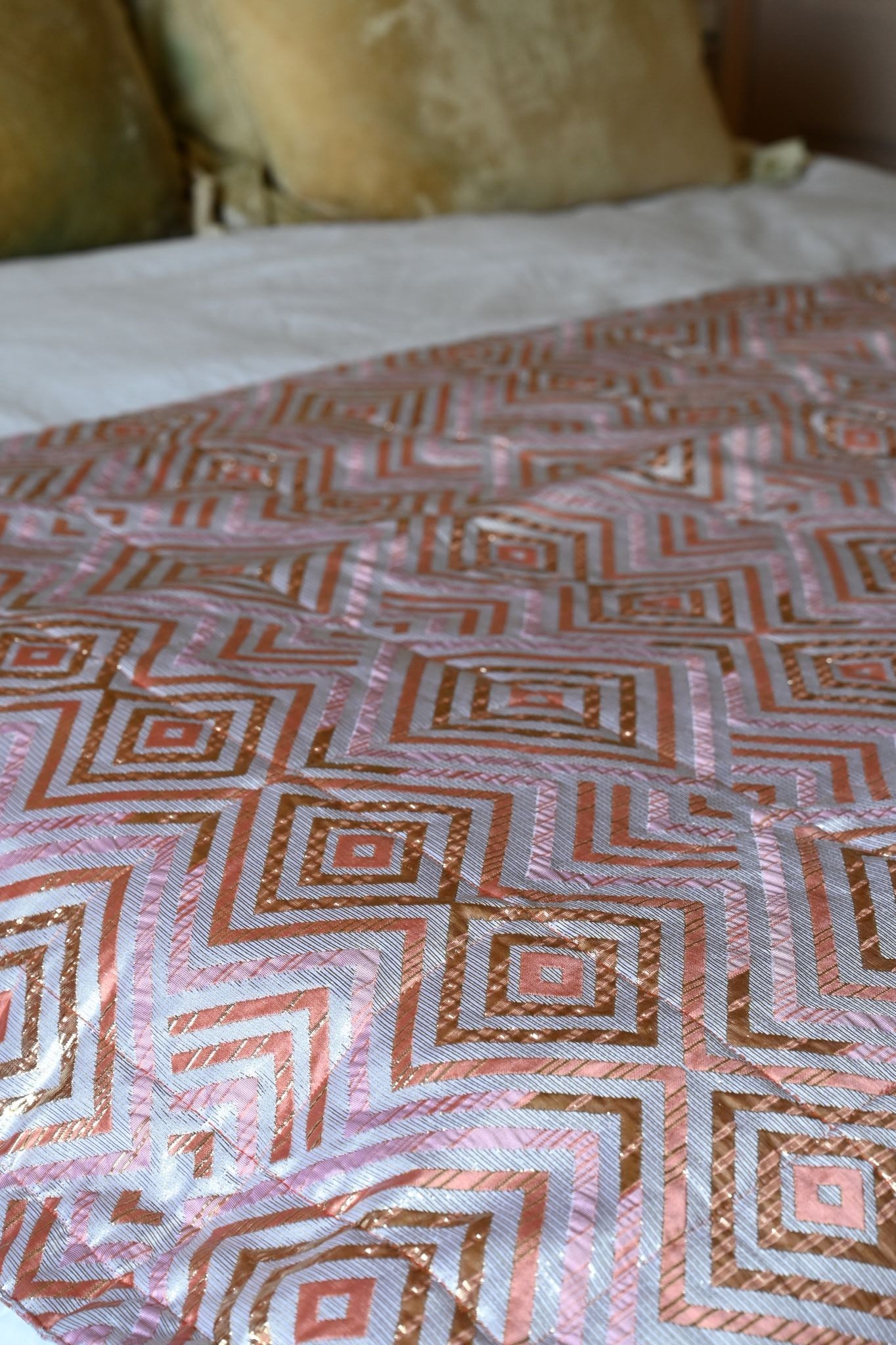 Pink Metallic Diamond Bed Quilt
