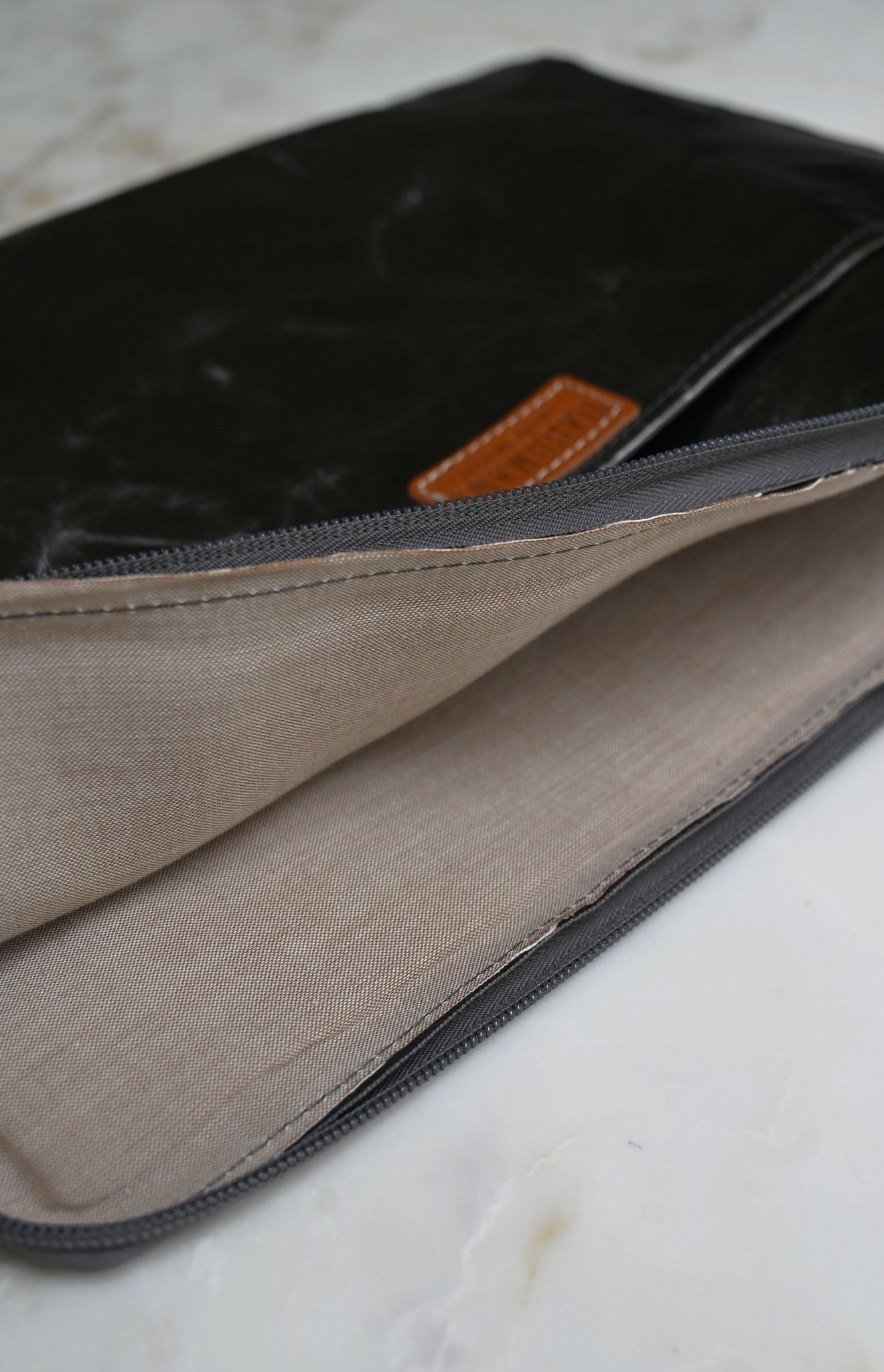 Peltro Uashmama Laptop Case