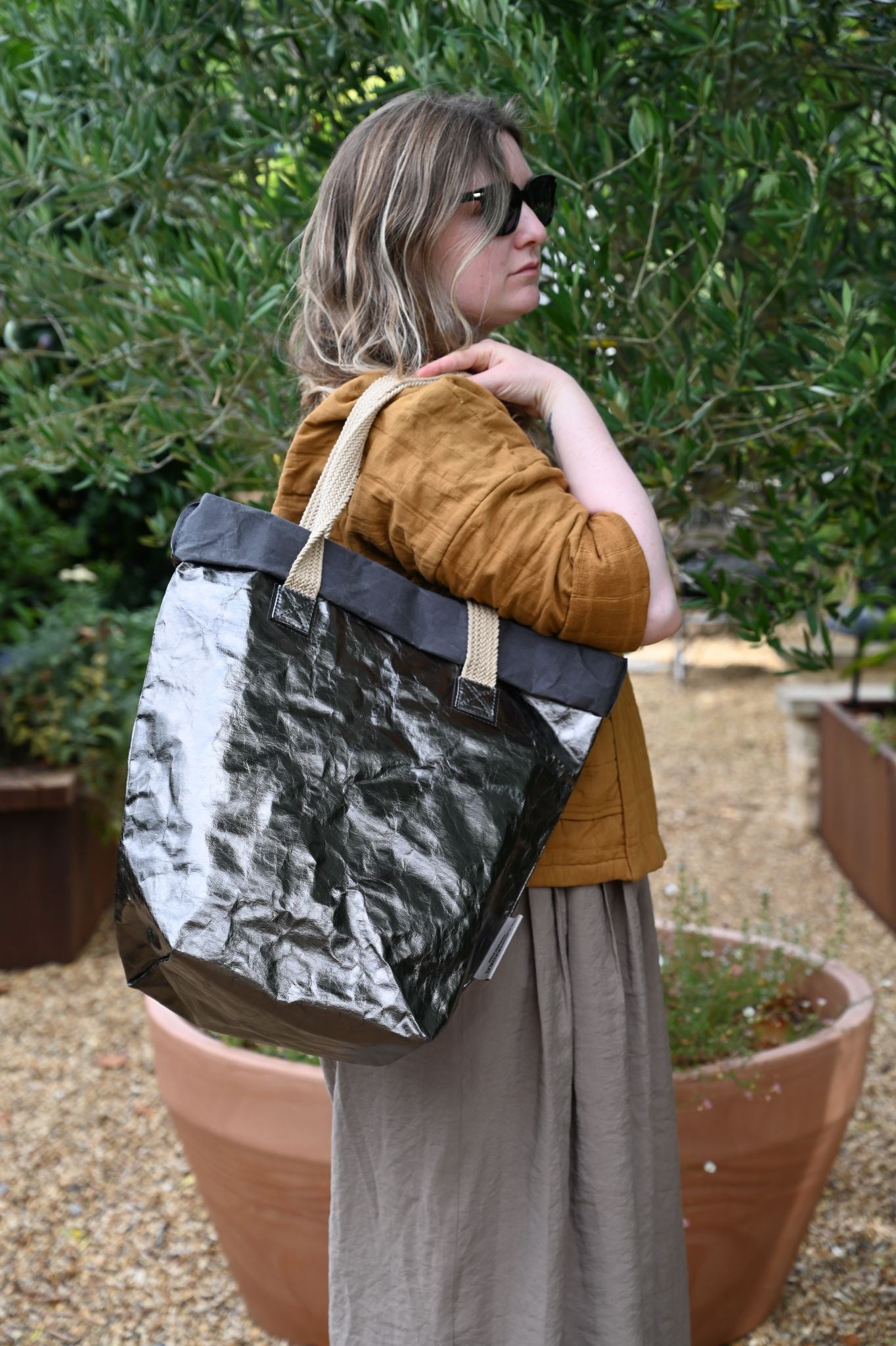 Uashmama Gunmetal Two Strap Carry All
