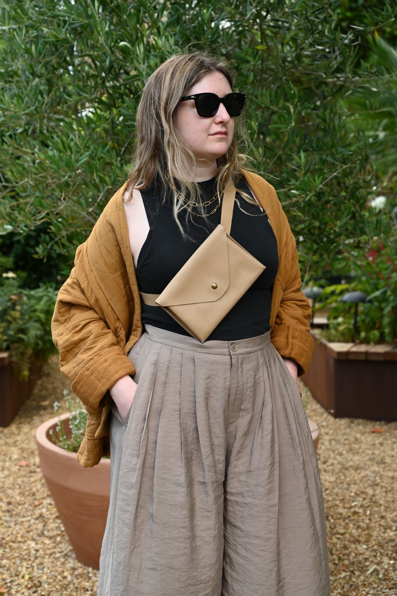 Sac ceinture en cuir beige Betty