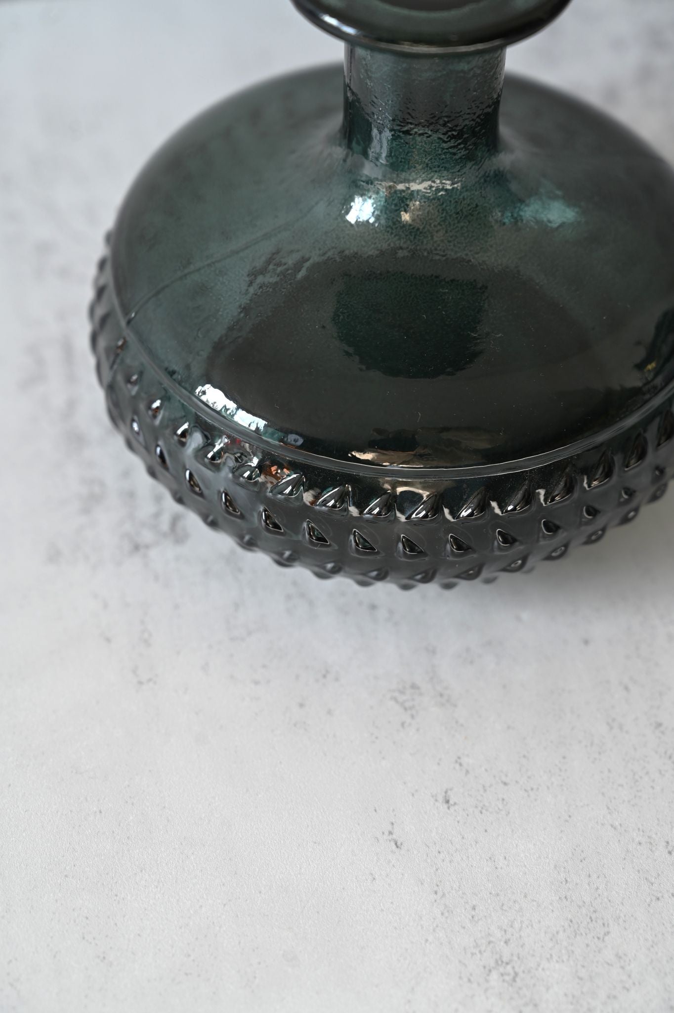 Strukturierte Vase aus Recyclingglas in Blau