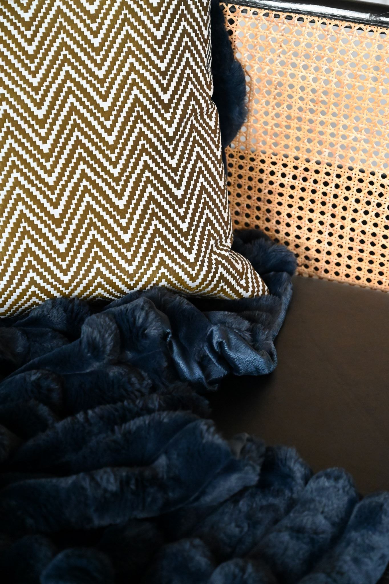 Navy Fluffy Ribbed Throw