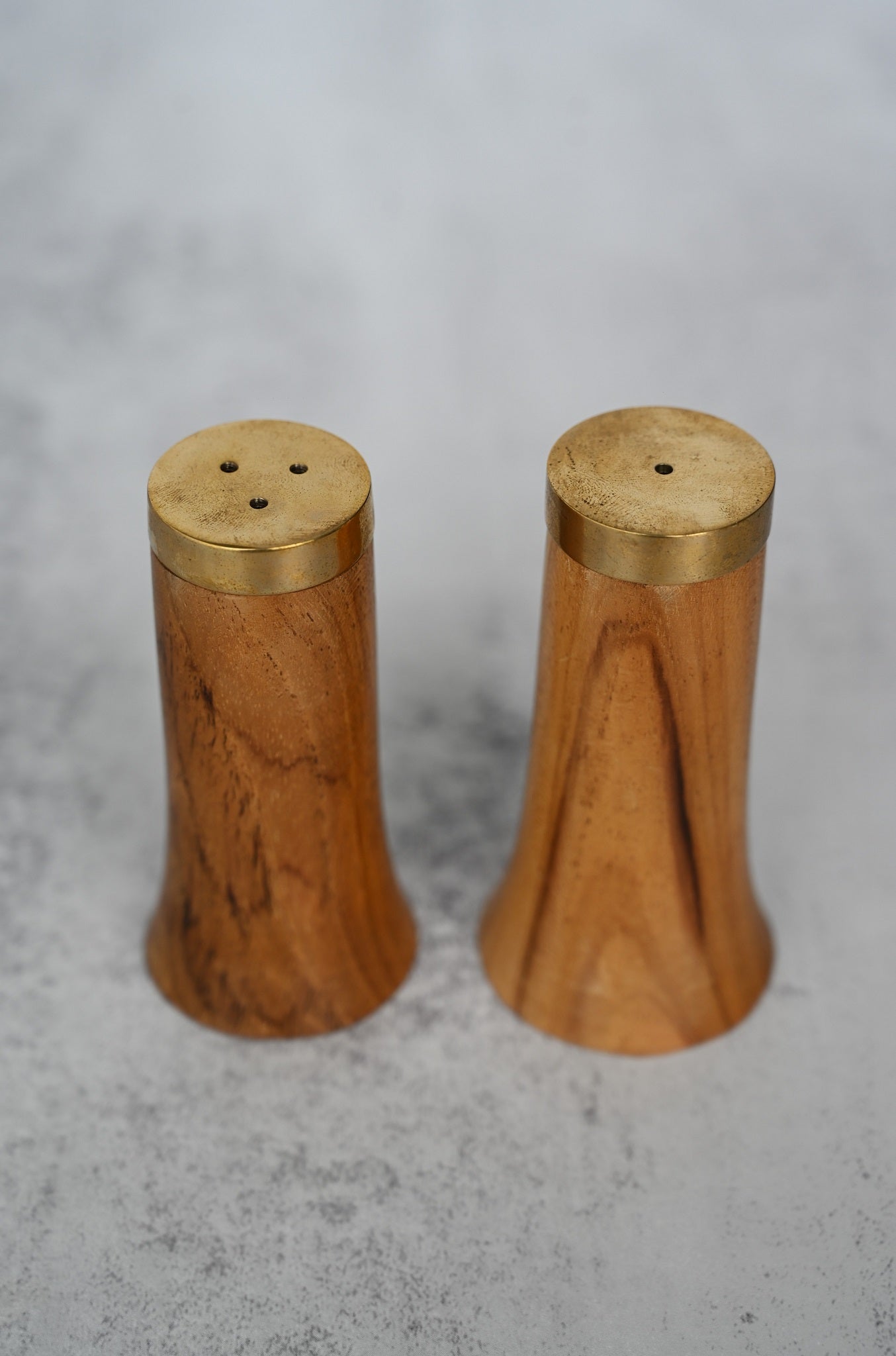 Salz- und Pfefferstreuer-Set aus Holz