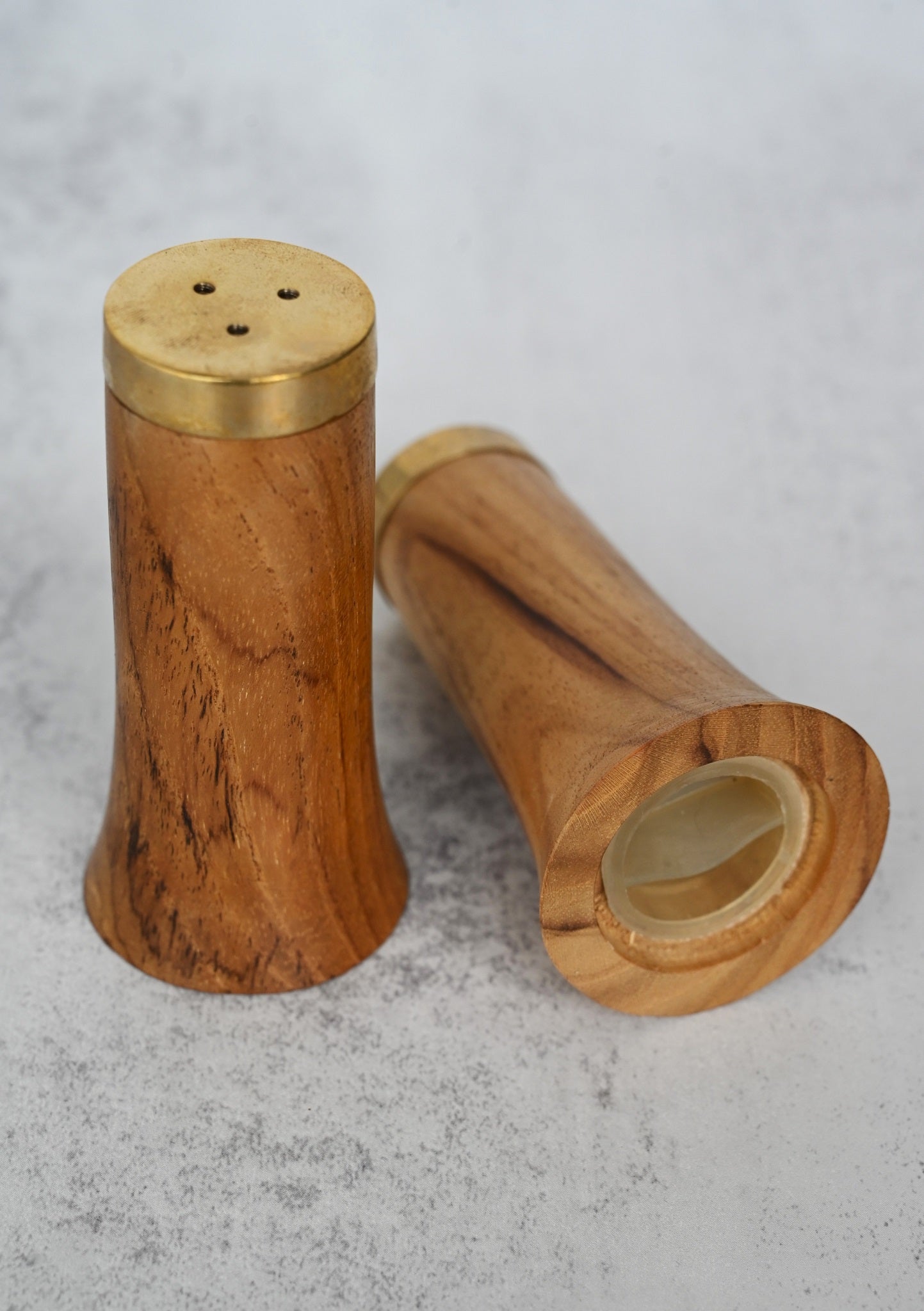 Salz- und Pfefferstreuer-Set aus Holz