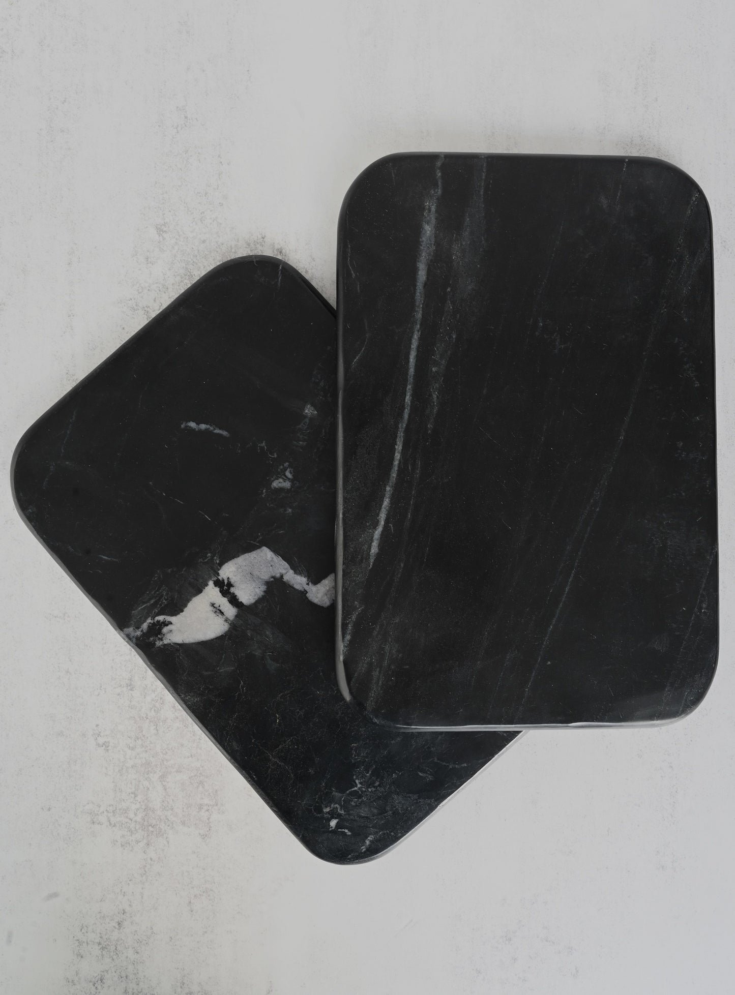 Servierplatten aus schwarzem Marmor