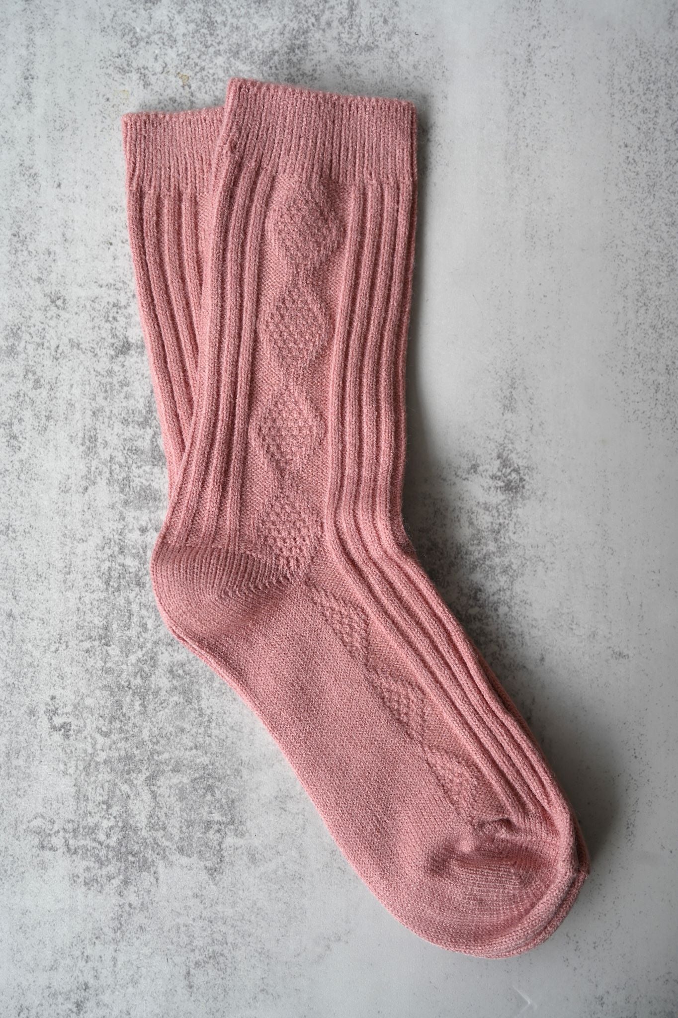 Chaussettes en cachemire à mailles torsadées et à losanges