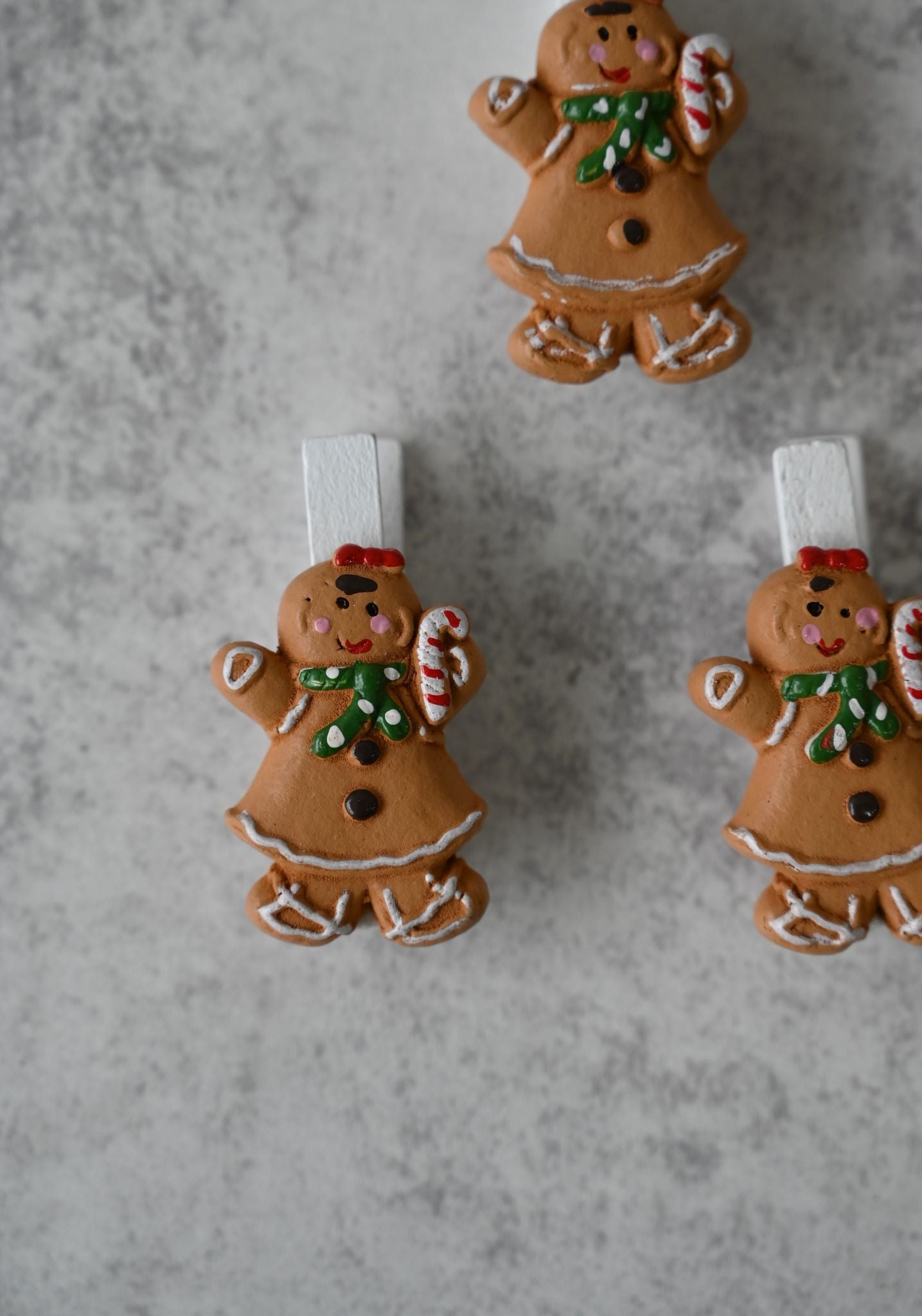 Set mit acht Lebkuchenmädchen-Clips