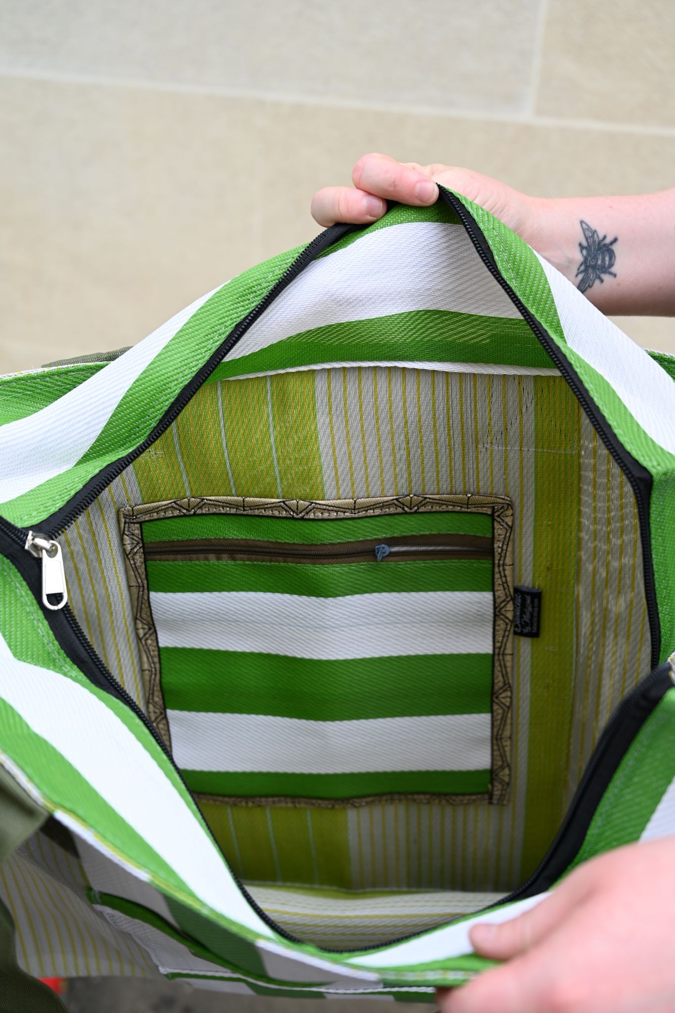 Sac de marché carré à rayures vertes et blanches