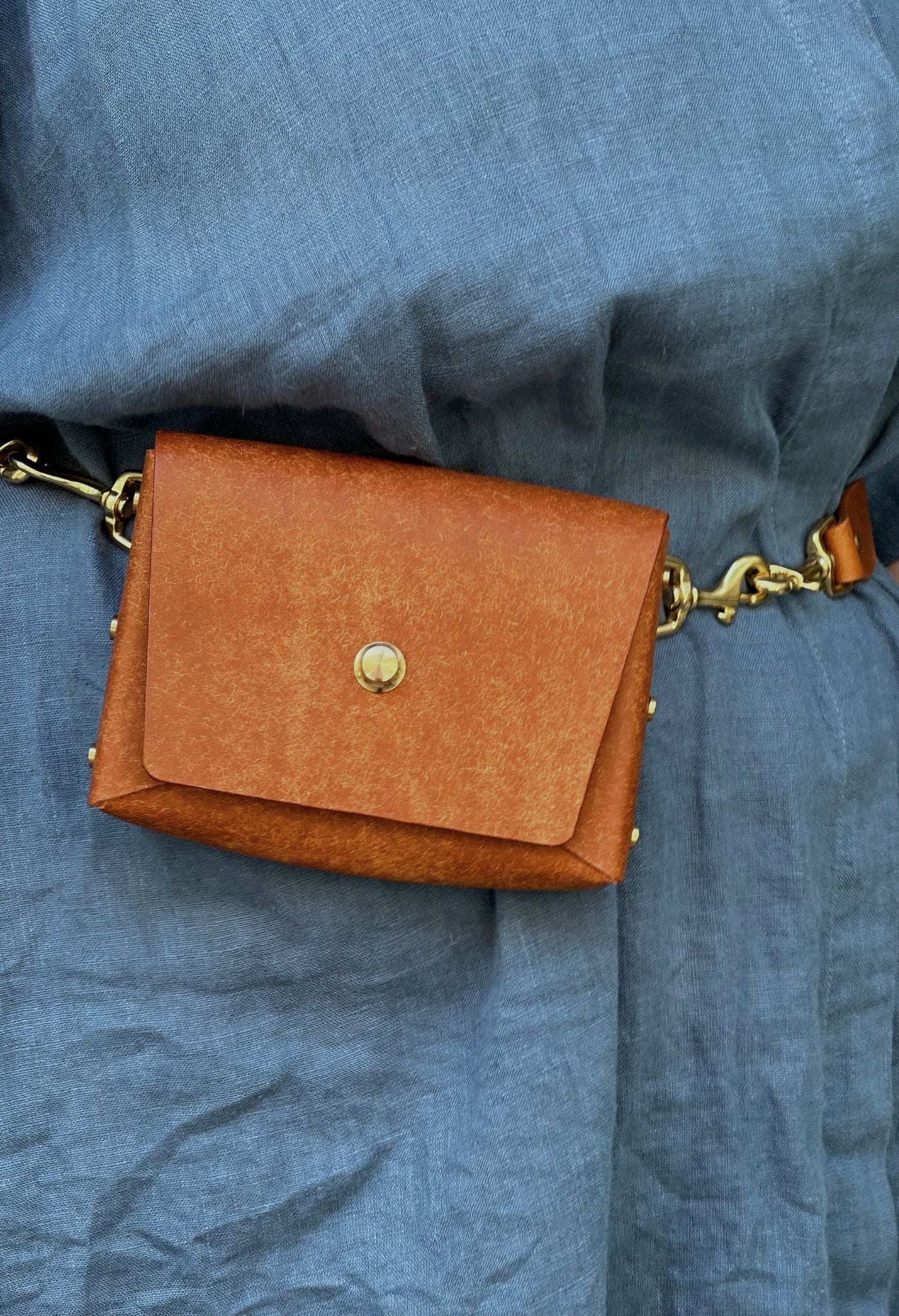 Roxi Schulter-/Gürteltaschen aus Leder mit Kettengliedern