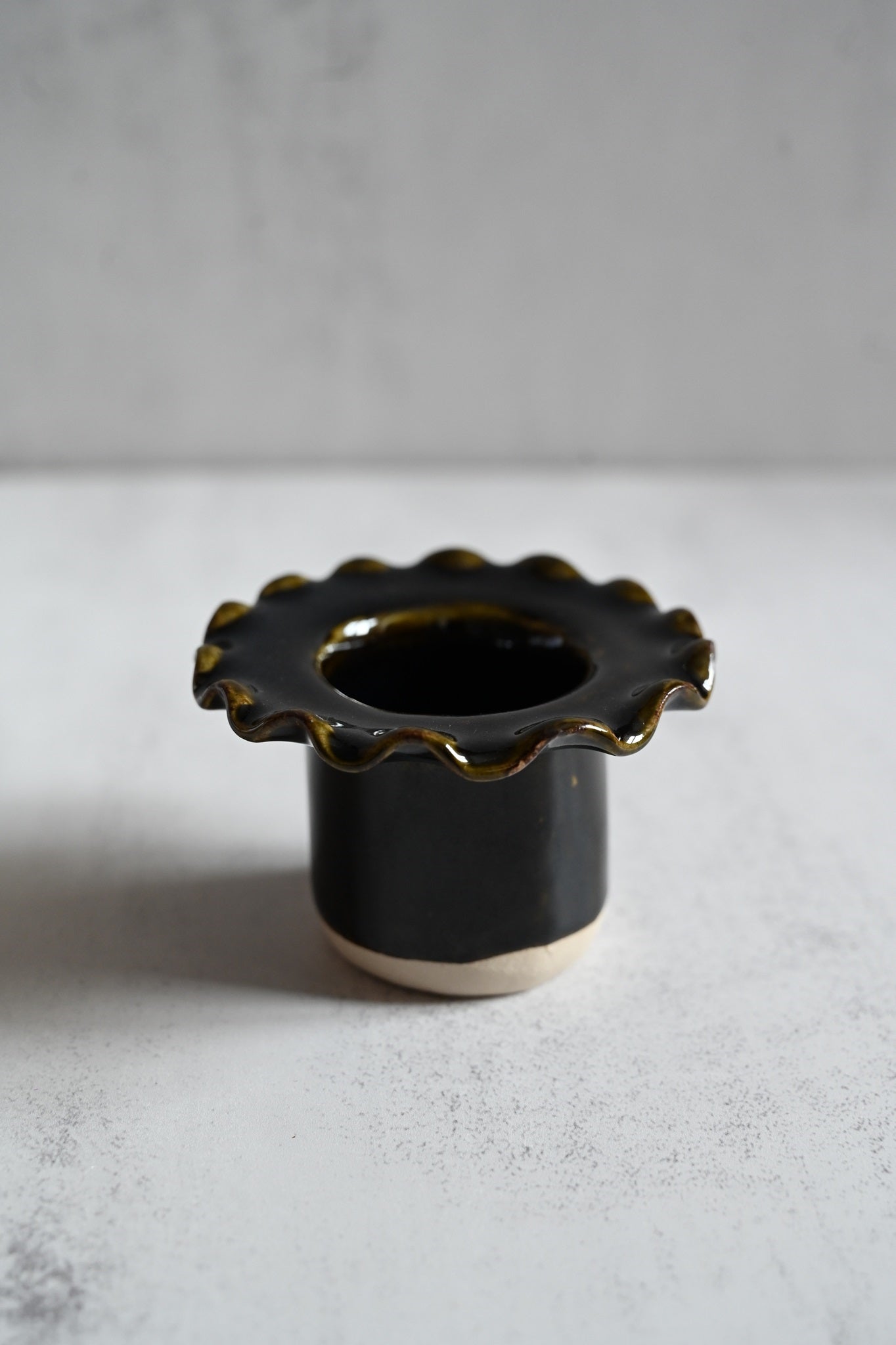 Black Egg Holder
