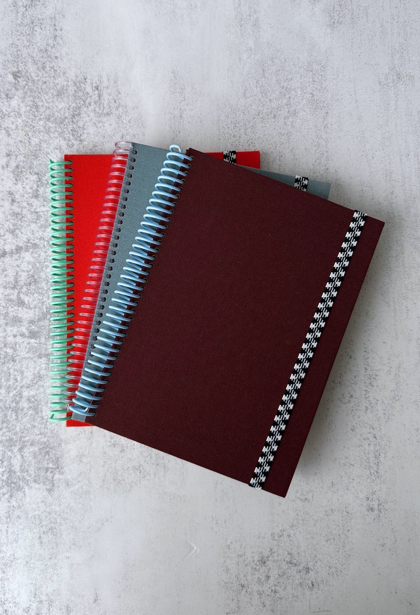 Klassische A5-Notizbücher aus Canvas mit Spiralbindung