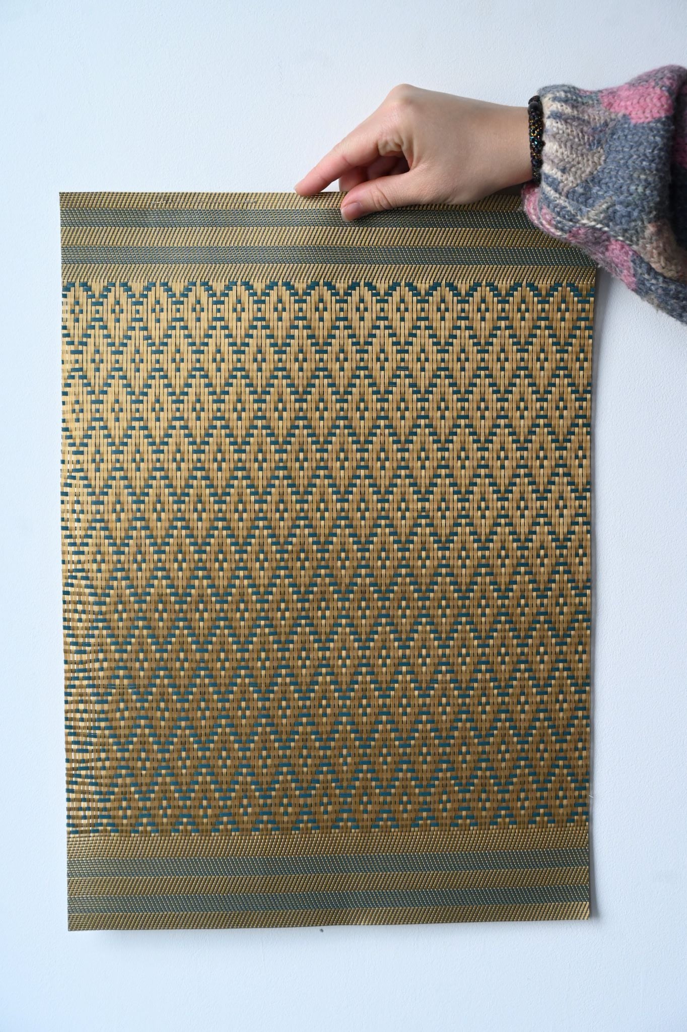 Tischset mit gewebten Rauten in Salbeigrün