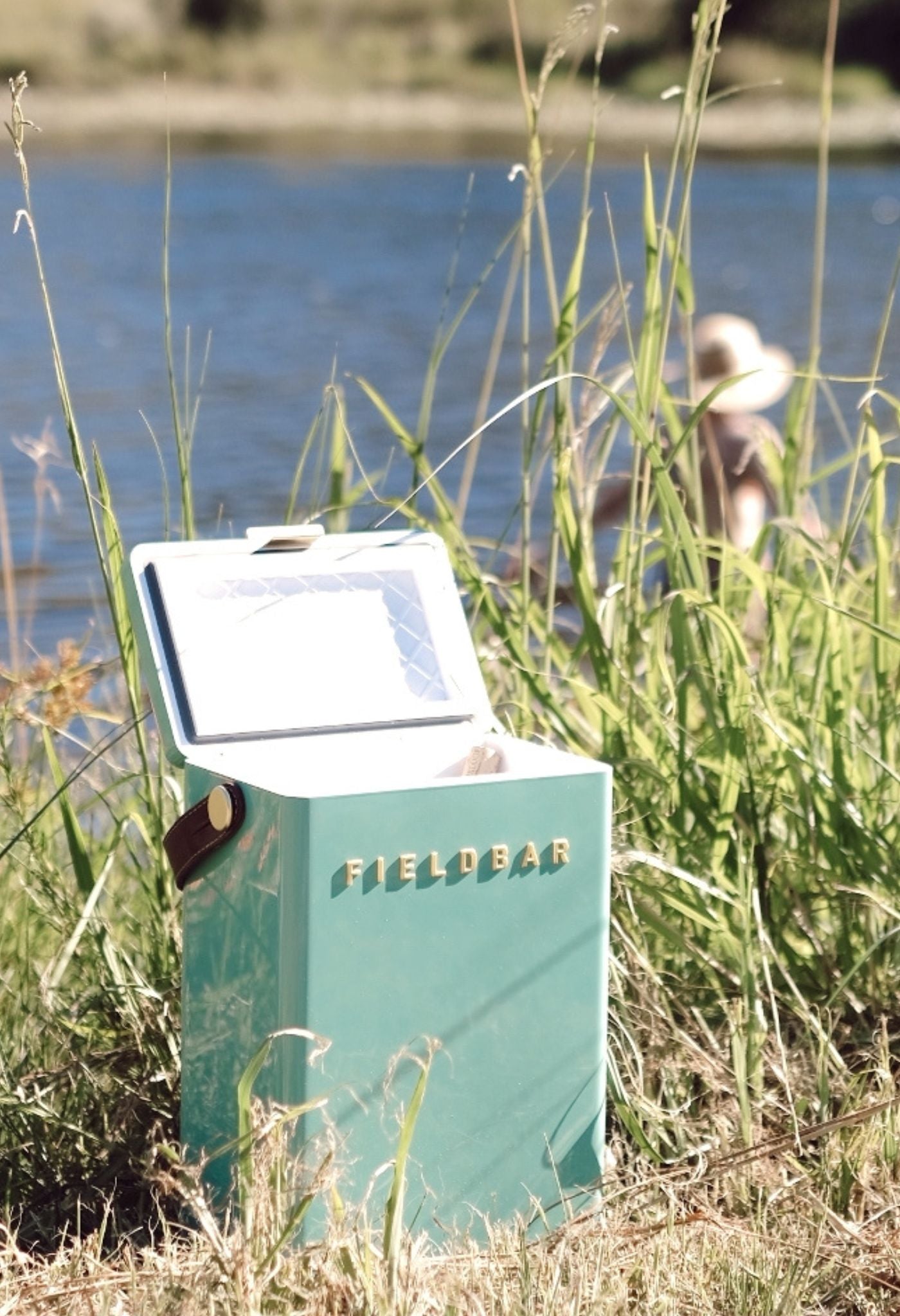 Blue Fieldbar Cooler