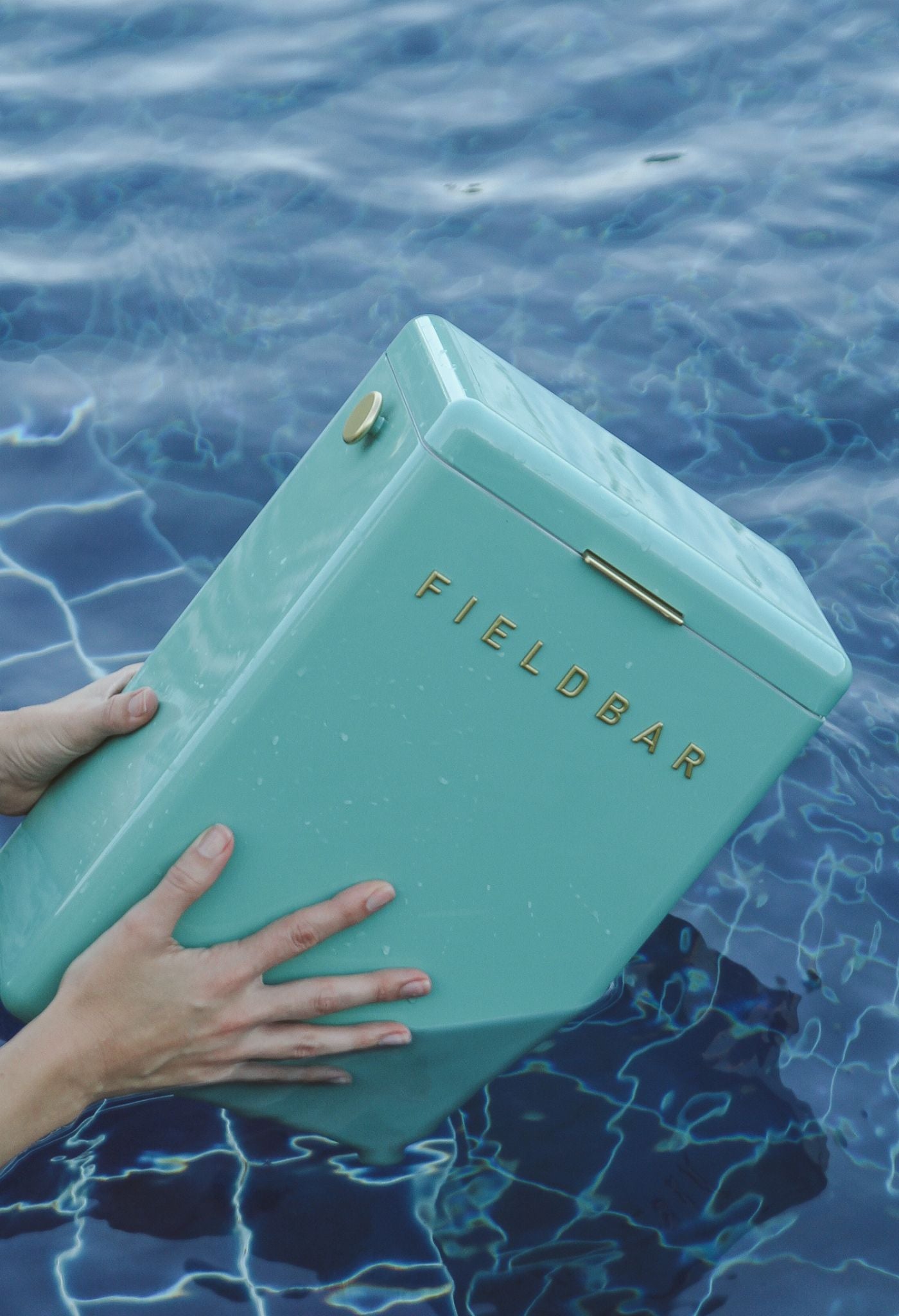 Blue Fieldbar Cooler