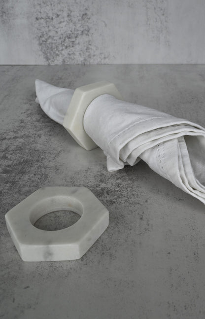 Rond de serviette hexagonal en marbre blanc