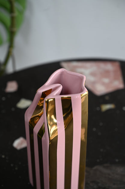 Quadratischer Keramikkrug aus 24 Karat Gold und Rosa