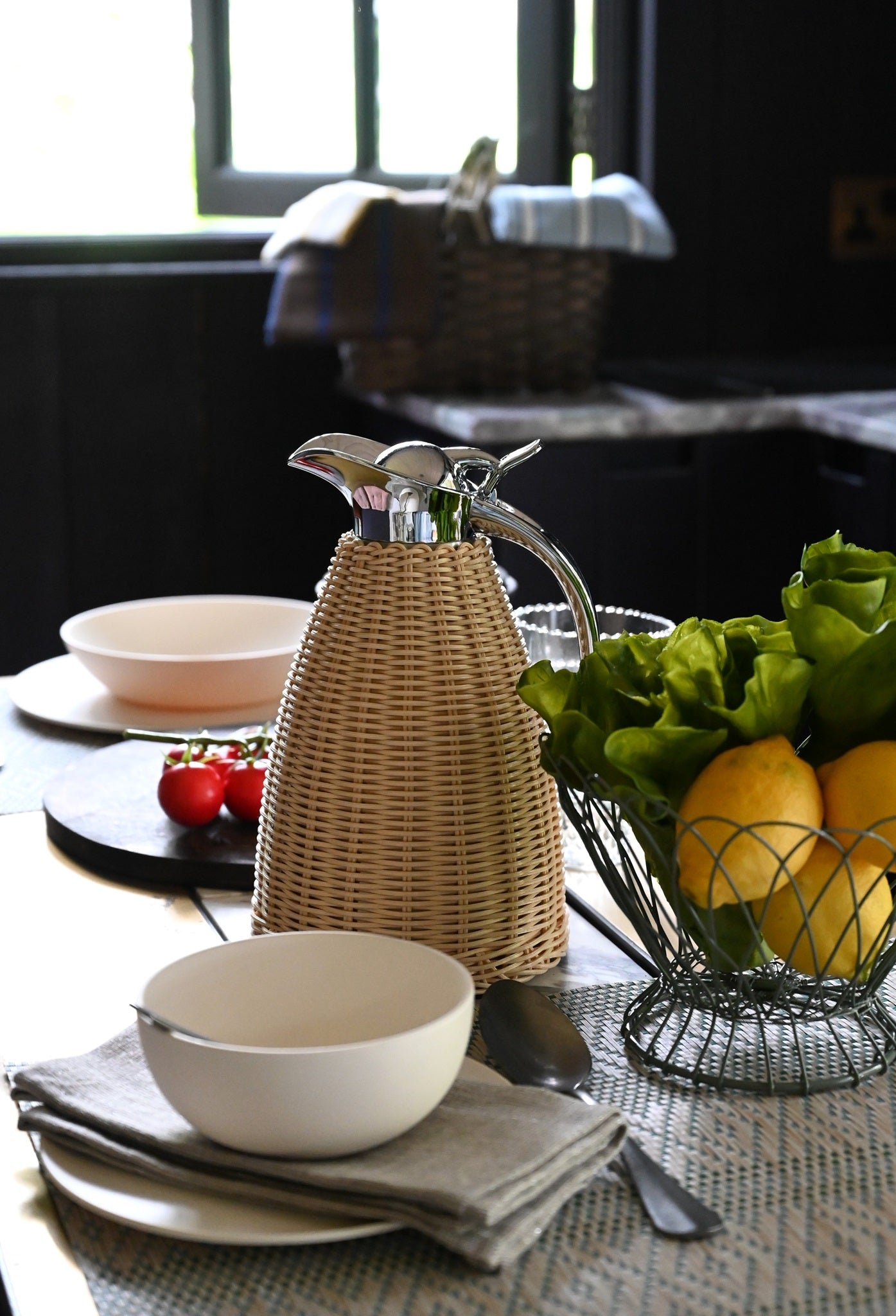Thermoskanne aus natürlichem Rattan