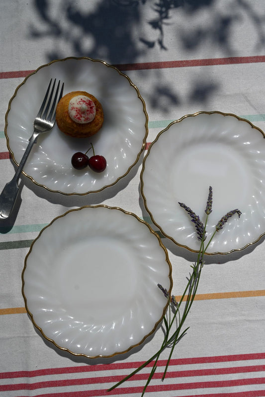 Anchor Hocking Set of Three Milk Carnival Plates