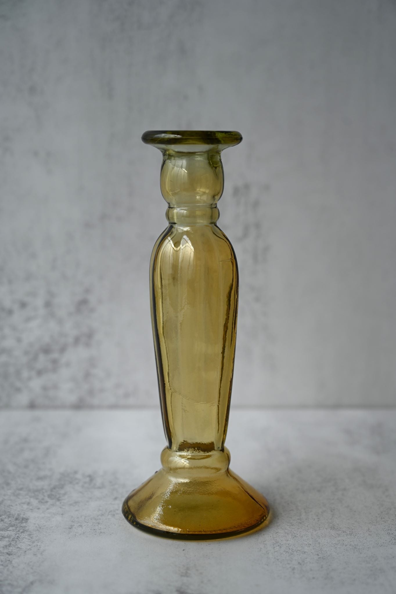 Kerzenhalter aus recyceltem Glas