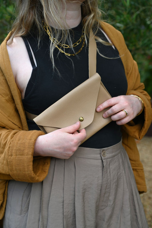 Sac ceinture en cuir beige Betty 