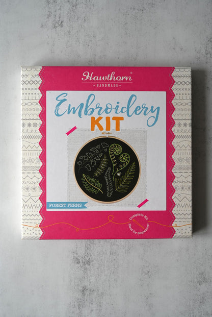 Kit de broderie Fougères de la Forêt-Noire