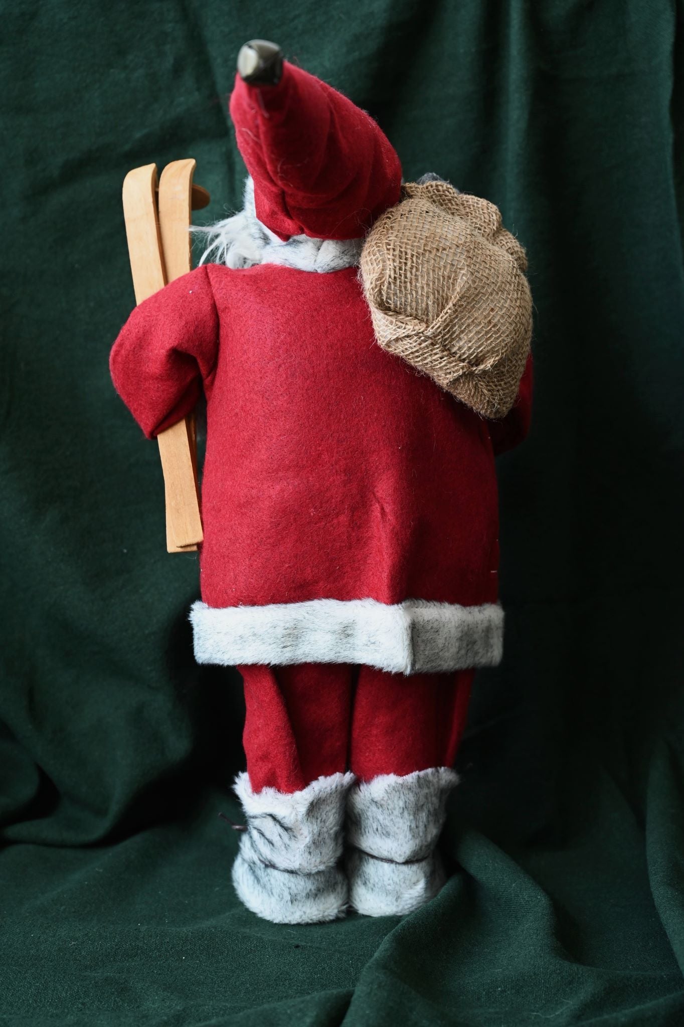 Père Noël debout traditionnel 