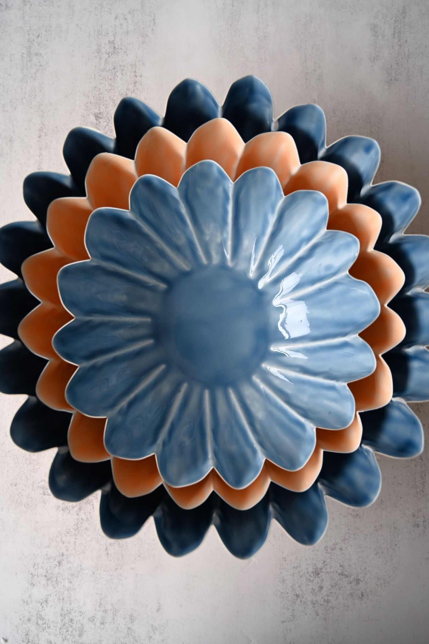 Blue Daisy Wave Edge Bowls