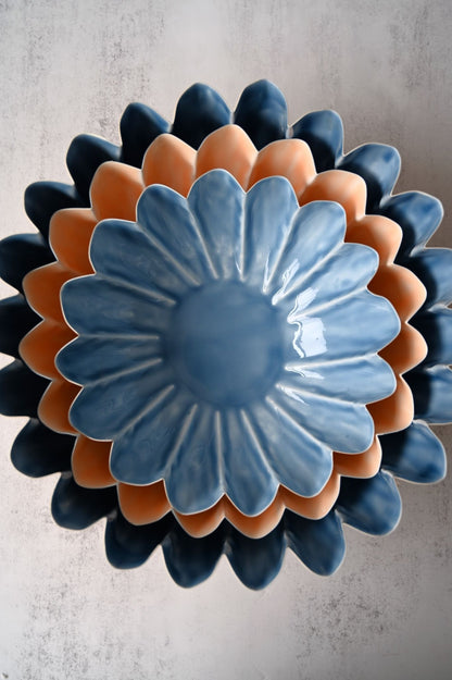 Blue Daisy Wave Edge Bowls