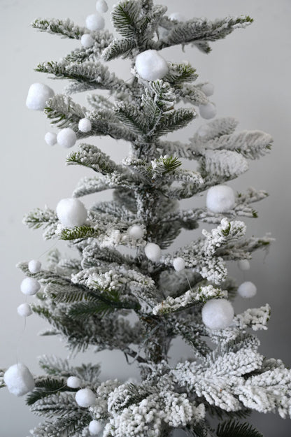 Schneeball-Pompon-Girlande 