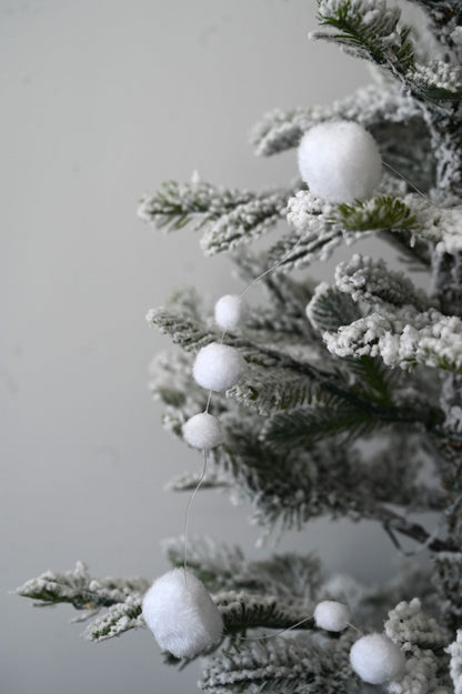 Schneeball-Pompon-Girlande 