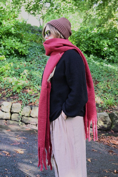 Gebürsteter Schal in Cranberry-Rot 