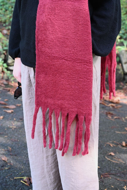 Gebürsteter Schal in Cranberry-Rot 