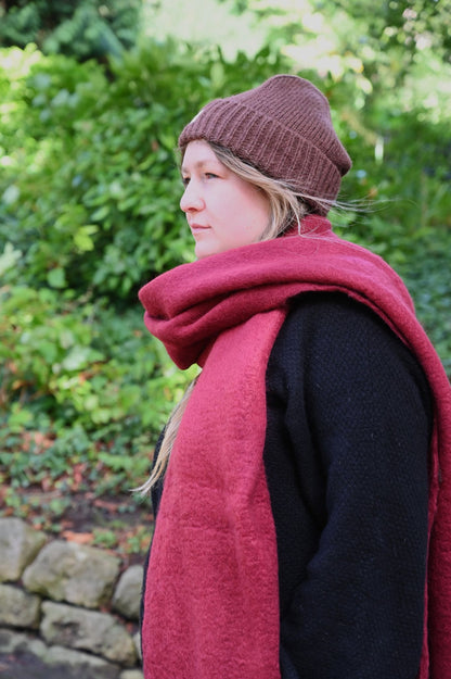 Gebürsteter Schal in Cranberry-Rot 