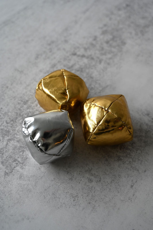 Metallische Jonglierbälle